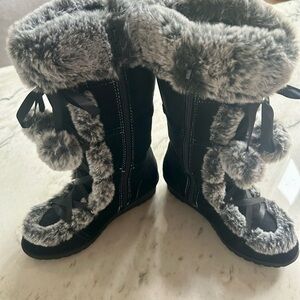 ESPRIT brand, Narnia Faux Fur Suede Zip-Up boot, youth size 3, like-new cond.